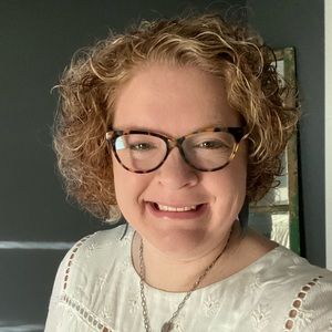 Meet your Posher, Angi